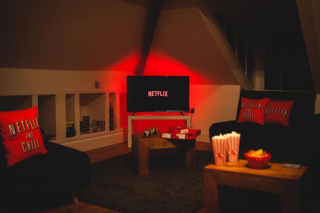Games And Movies Lounge 7 Bed City Centre Apartment Newcastle upon Tyne Exterior foto