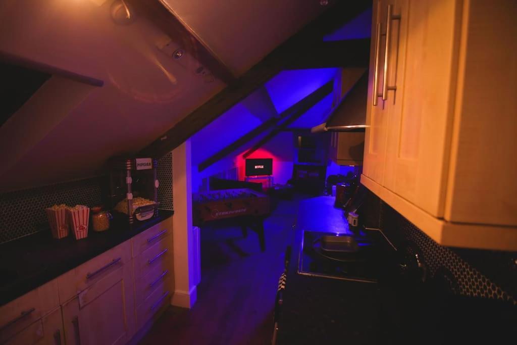 Games And Movies Lounge 7 Bed City Centre Apartment Newcastle upon Tyne Exterior foto