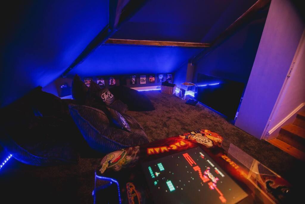 Games And Movies Lounge 7 Bed City Centre Apartment Newcastle upon Tyne Exterior foto